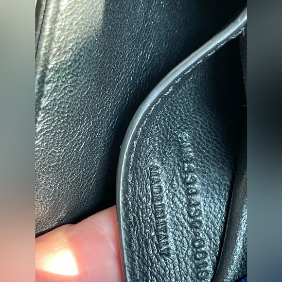 Saint Laurent Vicky in Patent Leather - Picture 11 of 12